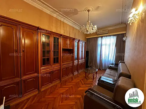 Satılır 2 otaqlı köhnə tikili 55 m²