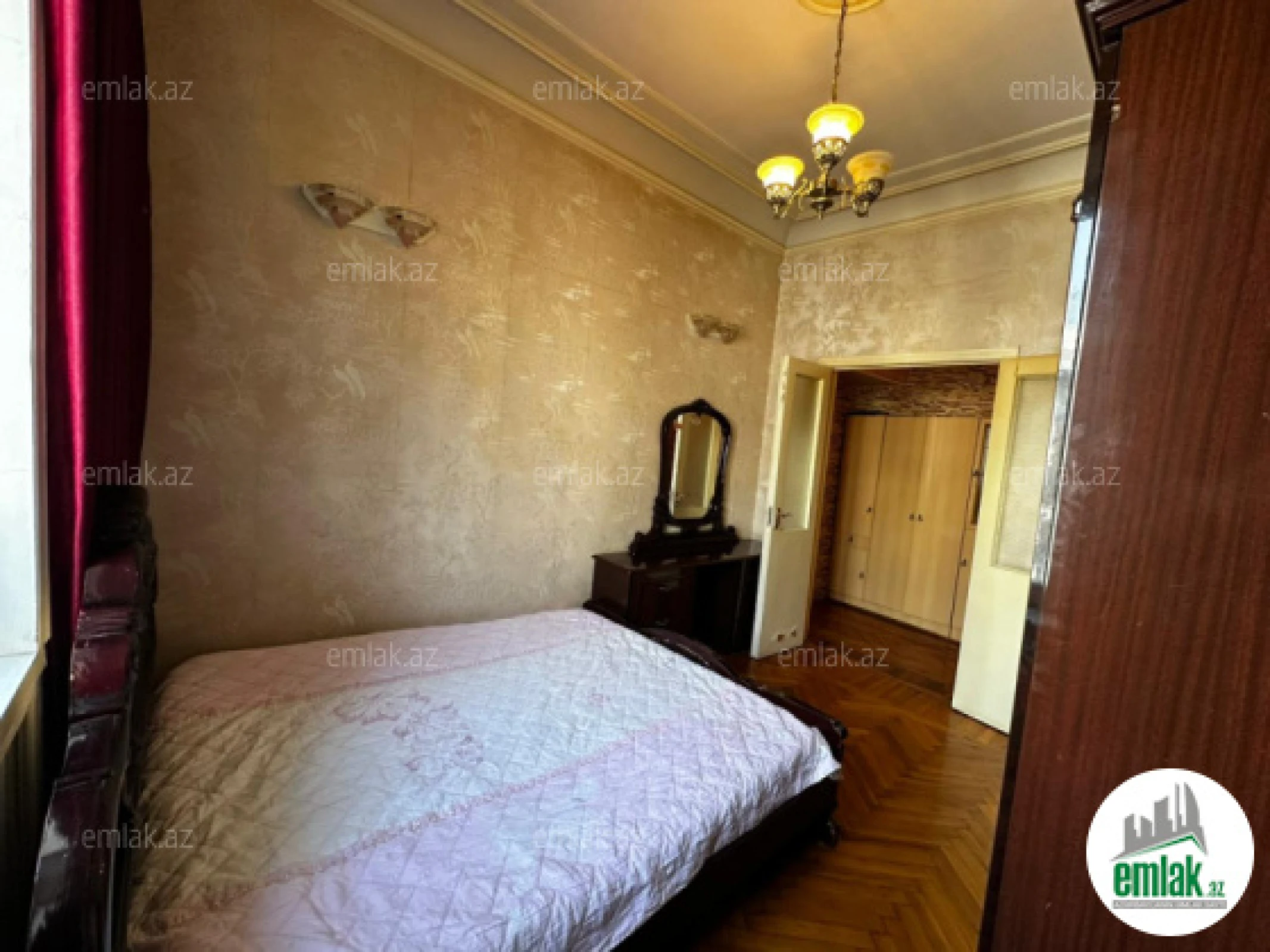 Satılır 2 otaqlı köhnə tikili 55 m²