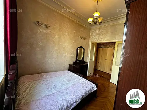 Satılır 2 otaqlı köhnə tikili 55 m²