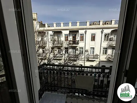 Satılır 2 otaqlı köhnə tikili 55 m²