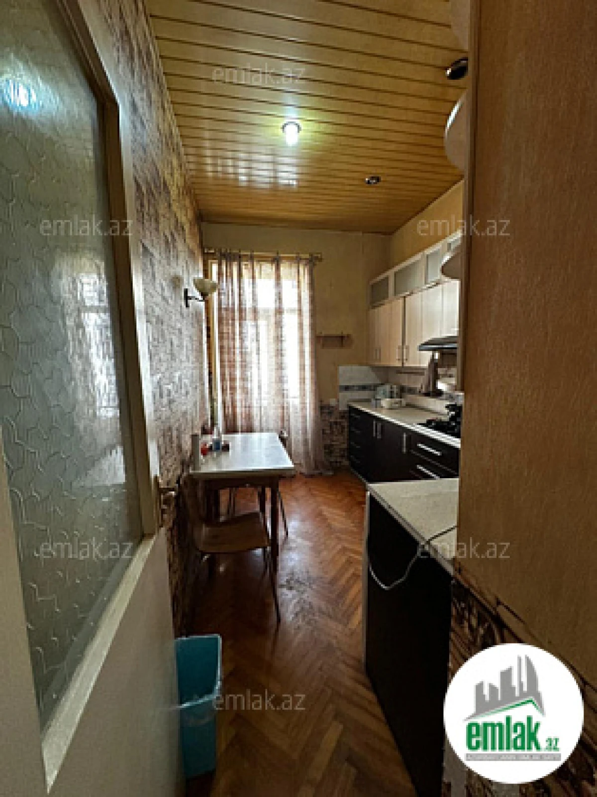 Satılır 2 otaqlı köhnə tikili 55 m²