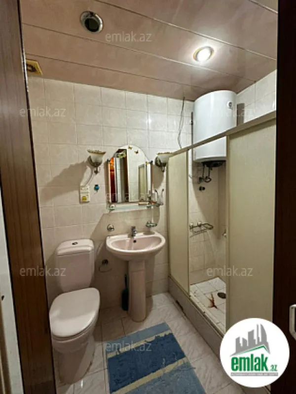 Satılır 2 otaqlı köhnə tikili 55 m²