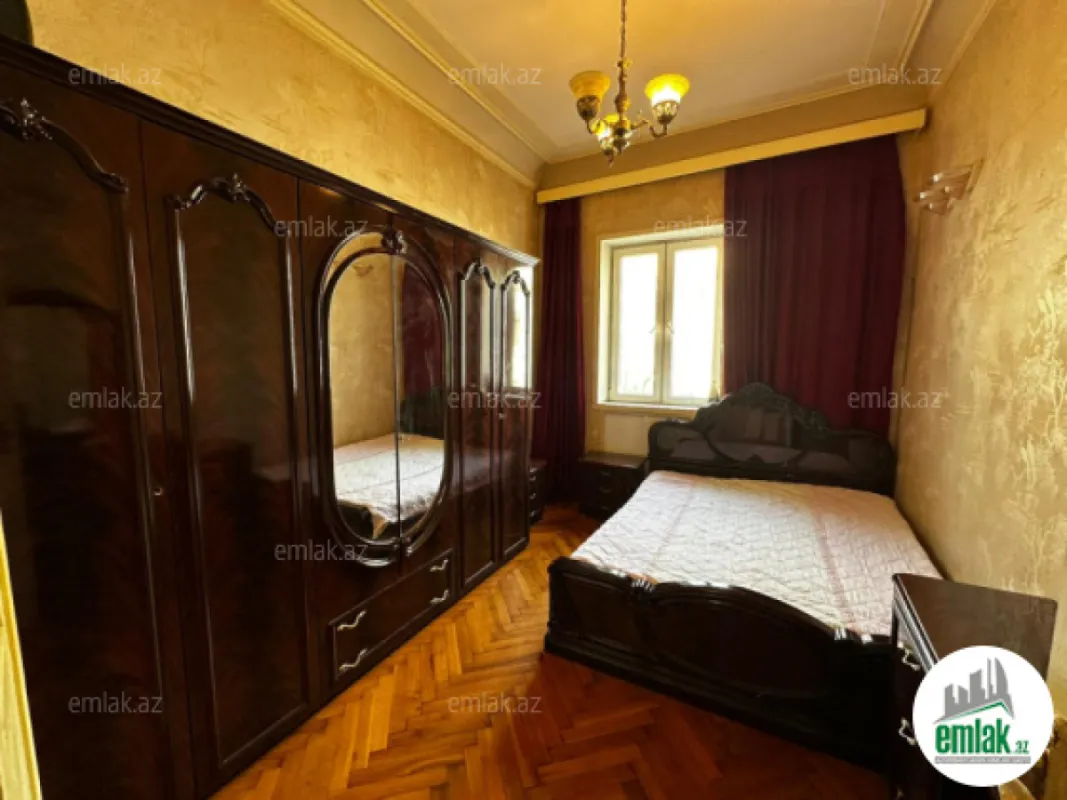 Satılır 2 otaqlı köhnə tikili 55 m²