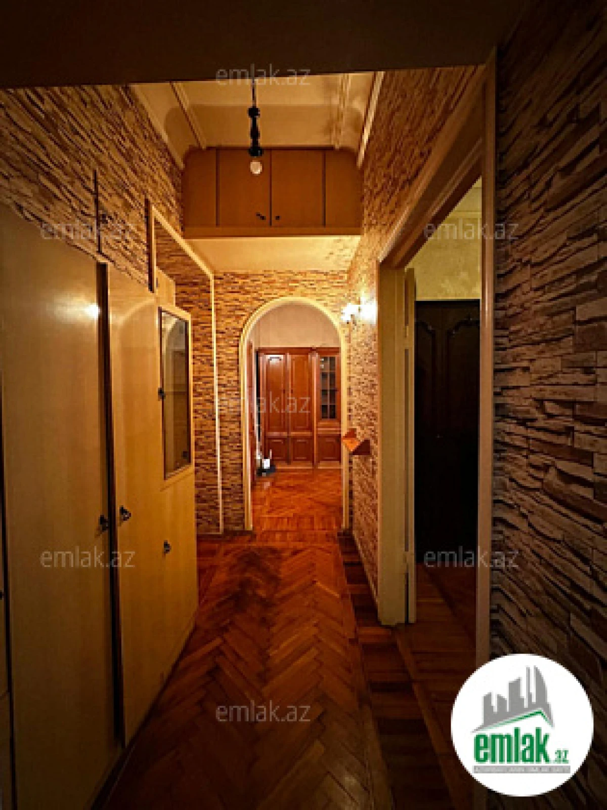Satılır 2 otaqlı köhnə tikili 55 m²