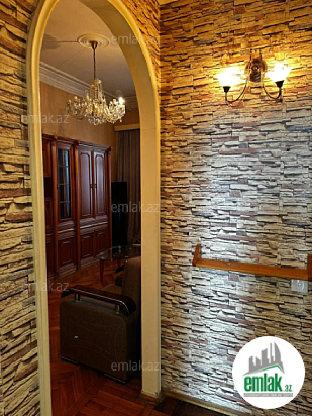 Satılır 2 otaqlı köhnə tikili 55 m²