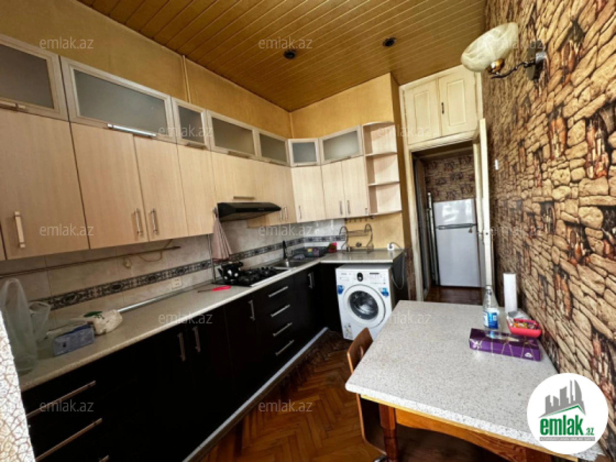 Satılır 2 otaqlı köhnə tikili 55 m²