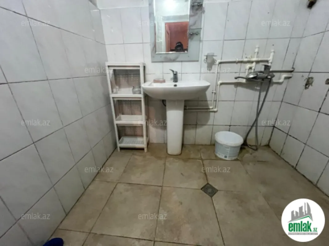 Satılır 3 otaqlı köhnə tikili 65 m²