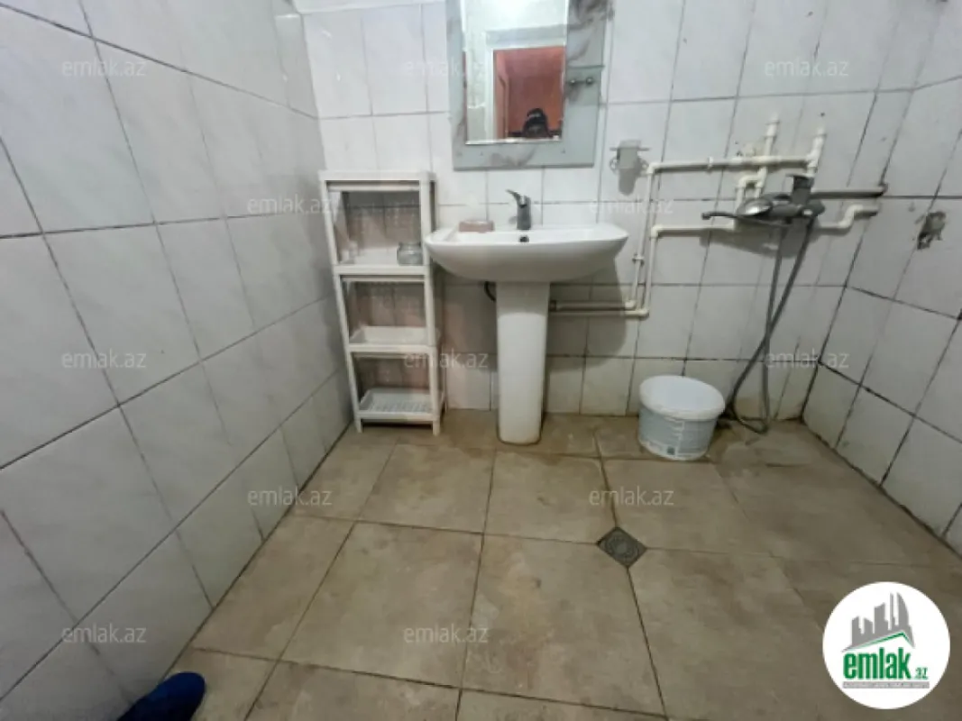 Satılır 3 otaqlı köhnə tikili 65 m²