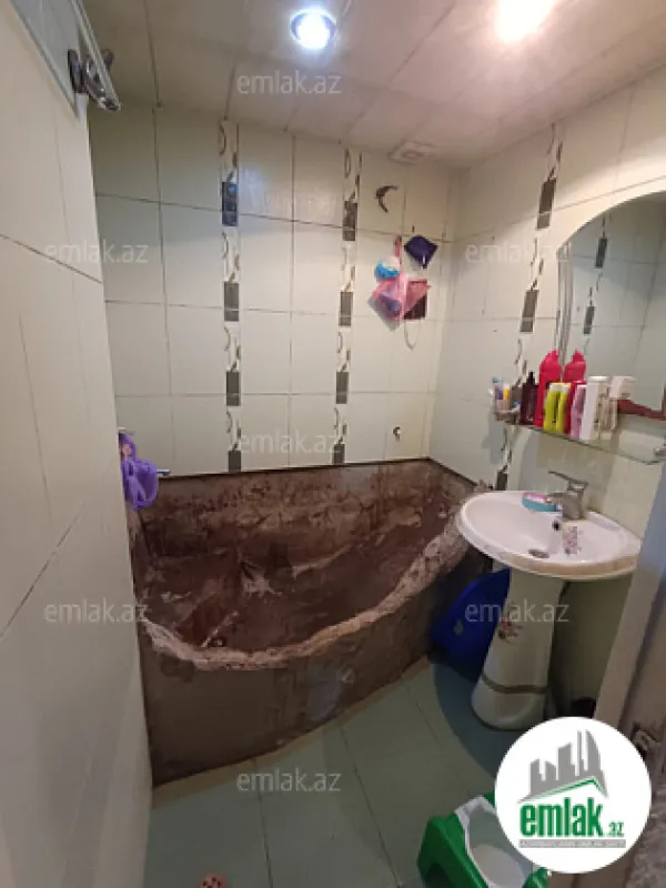 Satılır 3 otaqlı köhnə tikili 85 m²