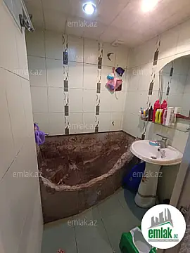 Satılır 3 otaqlı köhnə tikili 85 m²