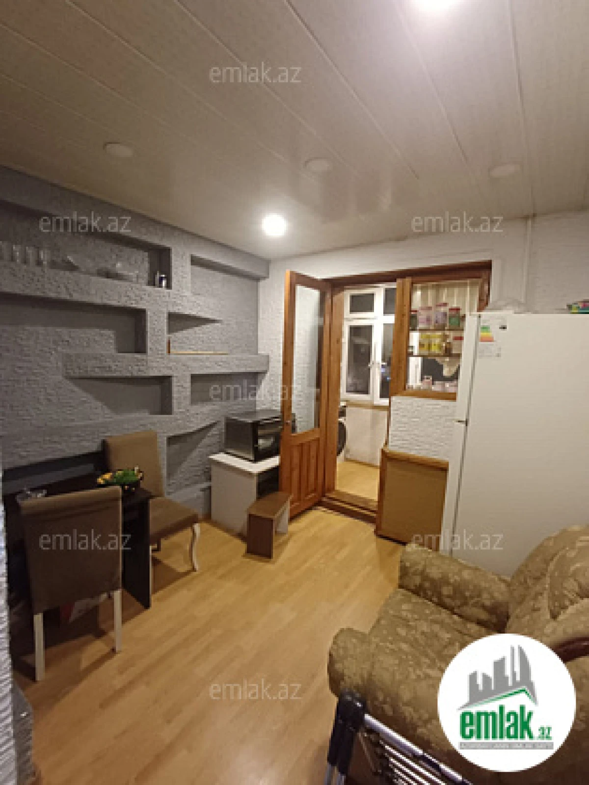 Satılır 3 otaqlı köhnə tikili 85 m²