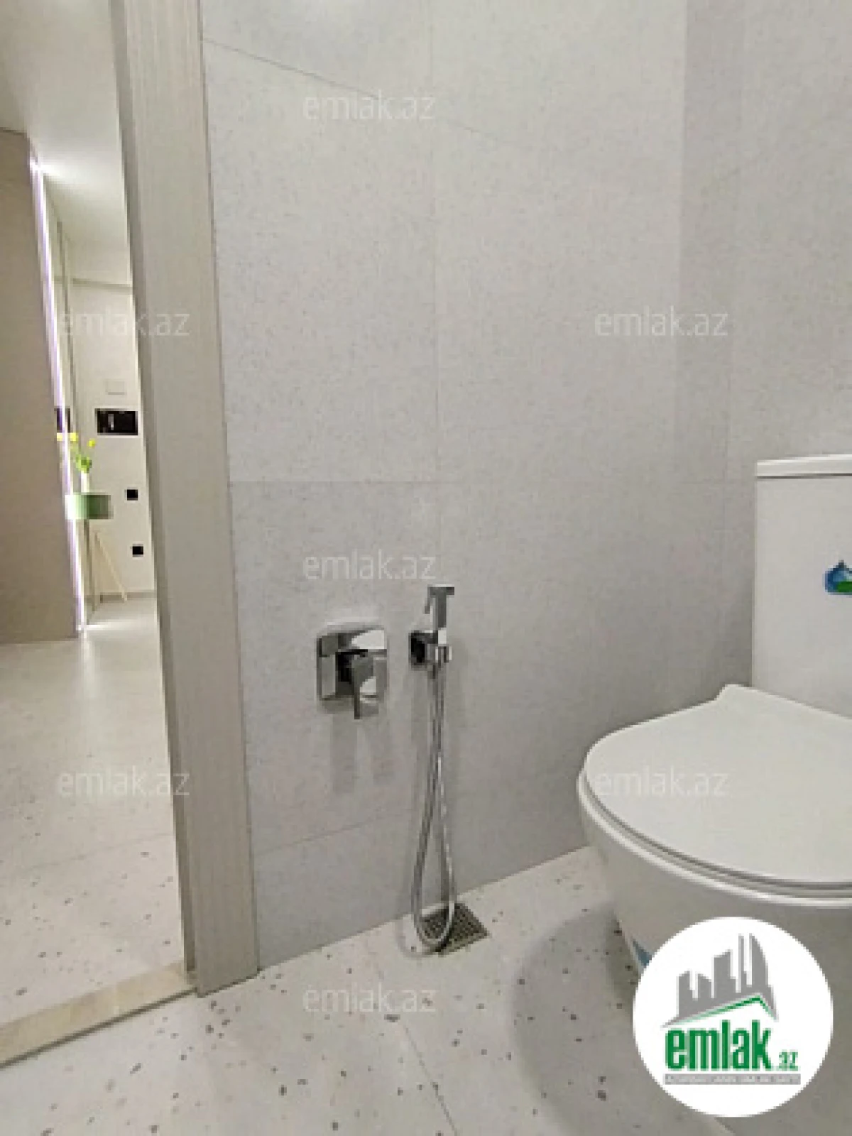 Satılır 3 otaqlı yeni tikili 70 m²