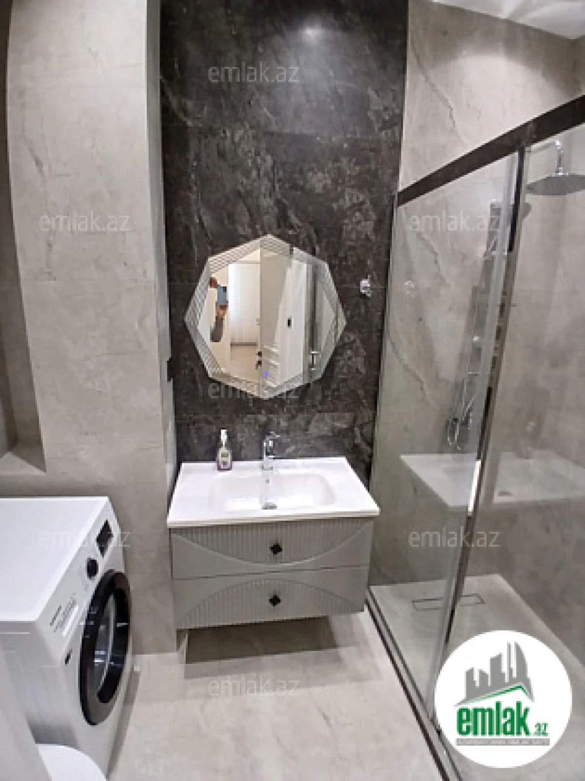 Satılır 3 otaqlı yeni tikili 75 m²