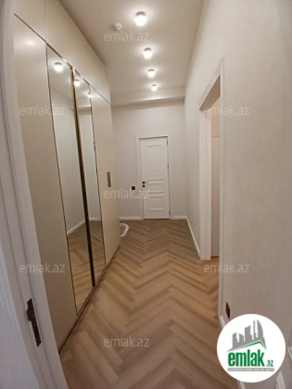 Satılır 3 otaqlı yeni tikili 75 m²