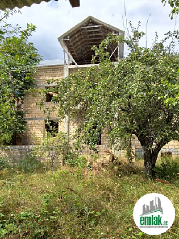 Satılır 7 otaqlı həyət evi 260 m²