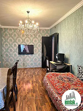 Satılır 2 otaqlı köhnə tikili 65 m²