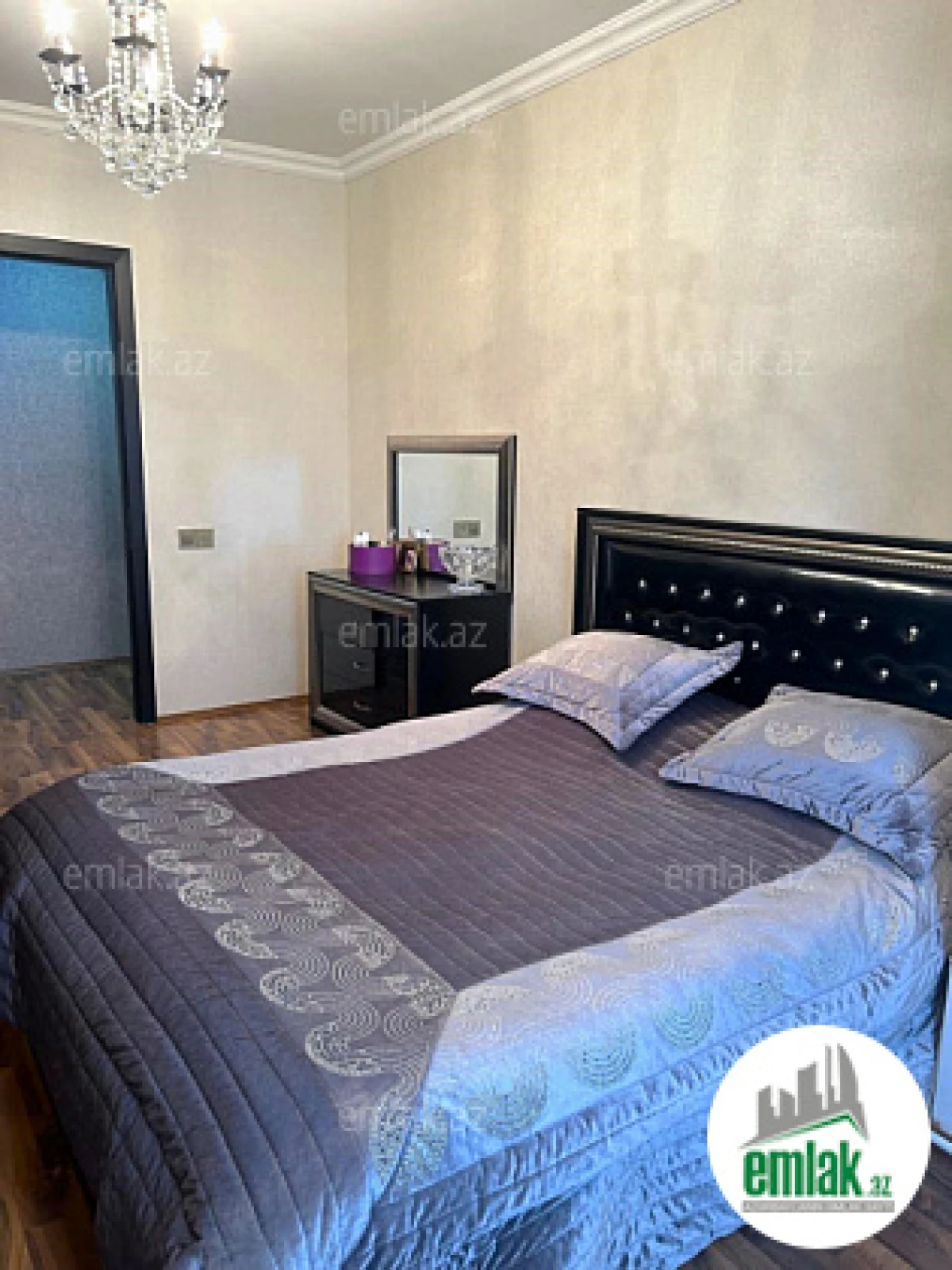 Satılır 2 otaqlı köhnə tikili 65 m²
