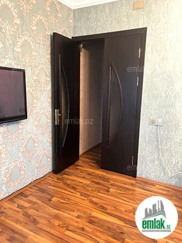 Satılır 2 otaqlı köhnə tikili 65 m²