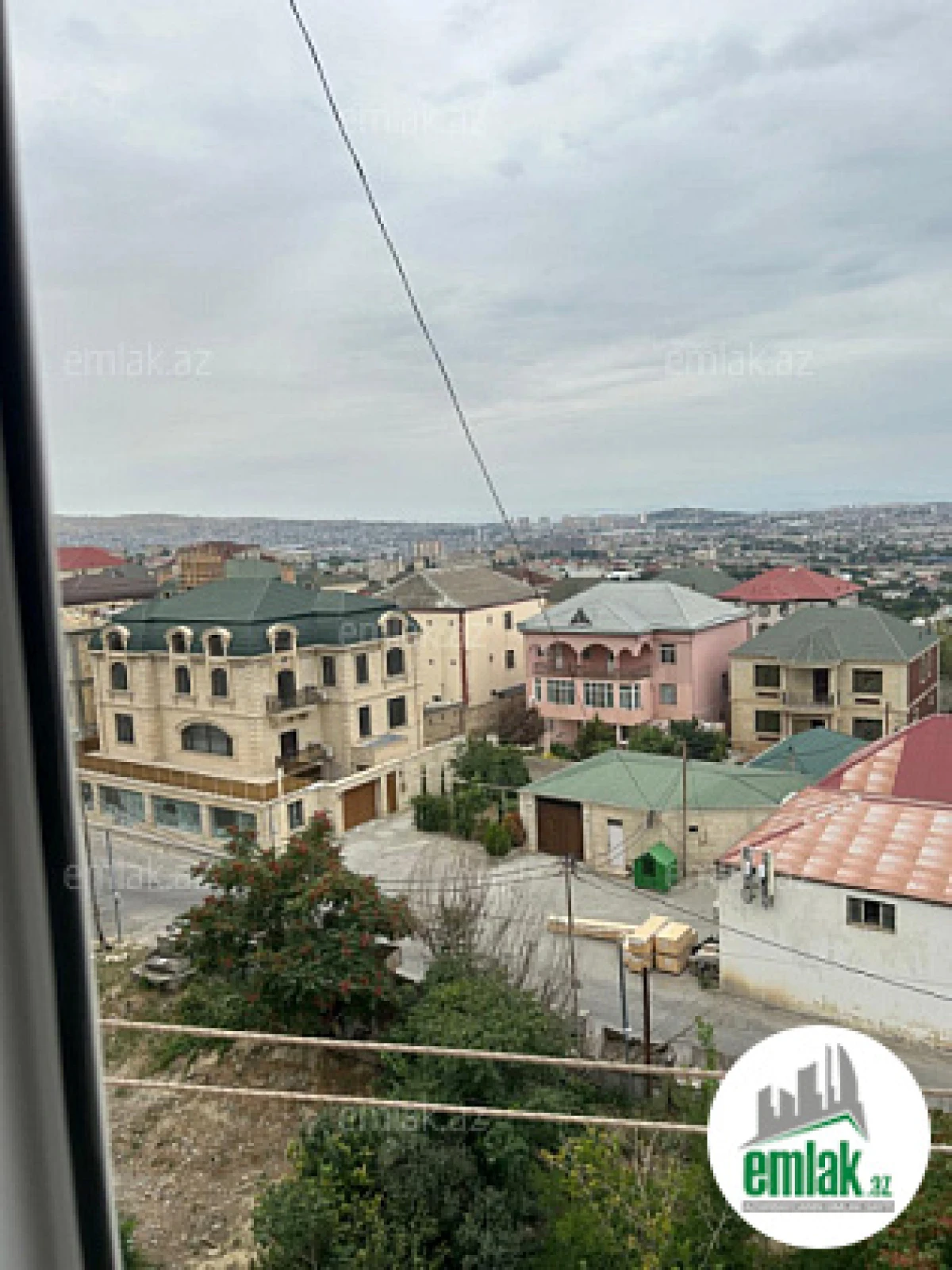 Satılır 2 otaqlı köhnə tikili 65 m²