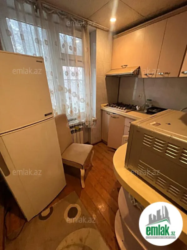 Satılır 2 otaqlı köhnə tikili 50 m²