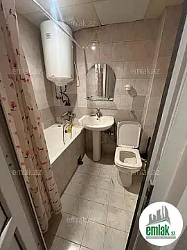 Satılır 2 otaqlı köhnə tikili 50 m²