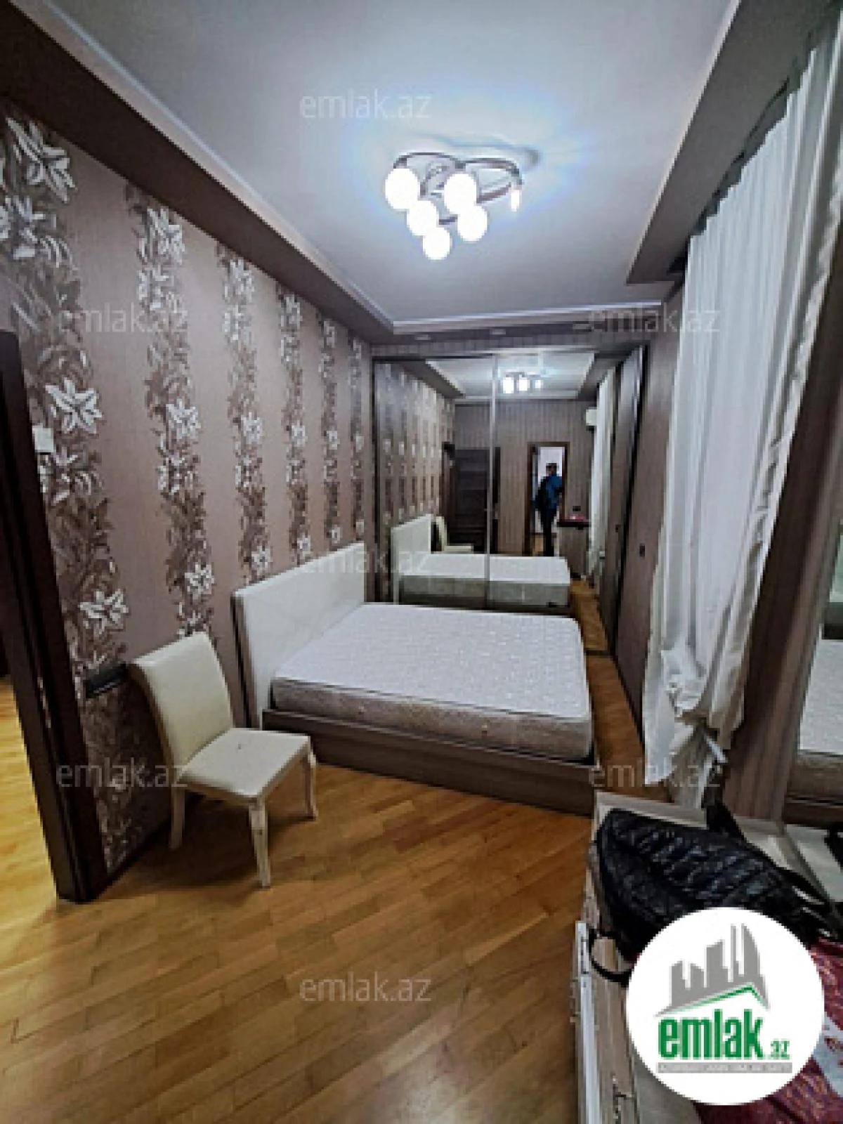 Satılır 2 otaqlı köhnə tikili 55 m²