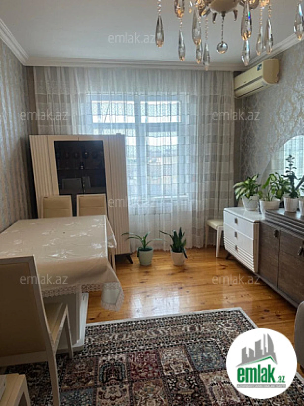 Satılır 3 otaqlı köhnə tikili 90 m²