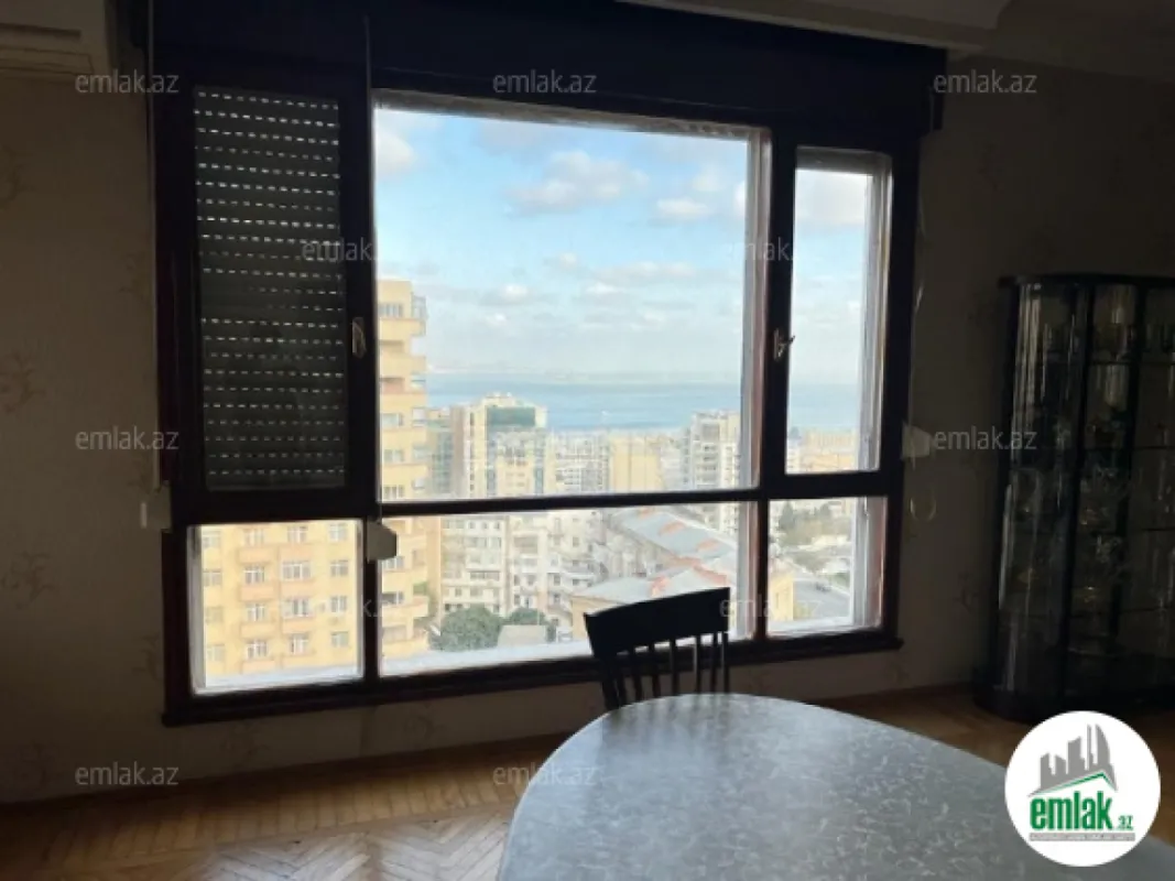 Satılır 5 otaqlı yeni tikili 250 m²