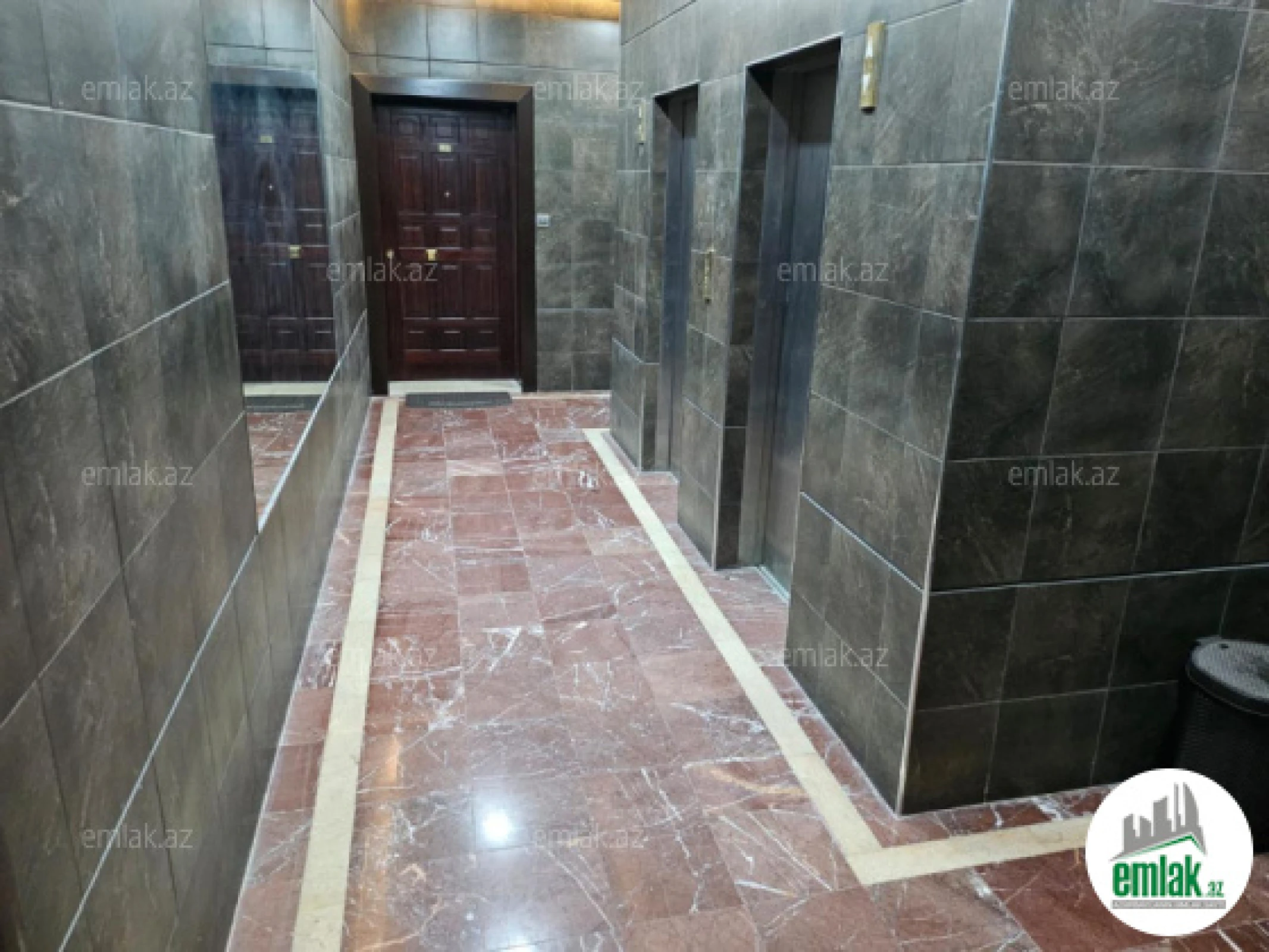 Satılır 5 otaqlı yeni tikili 250 m²