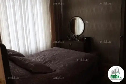 Satılır 3 otaqlı yeni tikili 80 m²