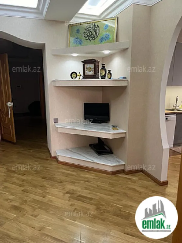 Satılır 3 otaqlı yeni tikili 165 m²
