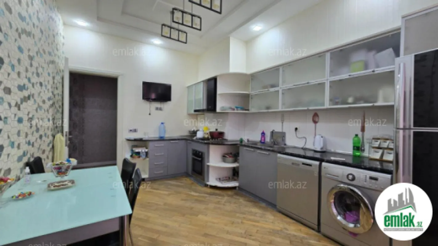 Satılır 3 otaqlı yeni tikili 165 m²