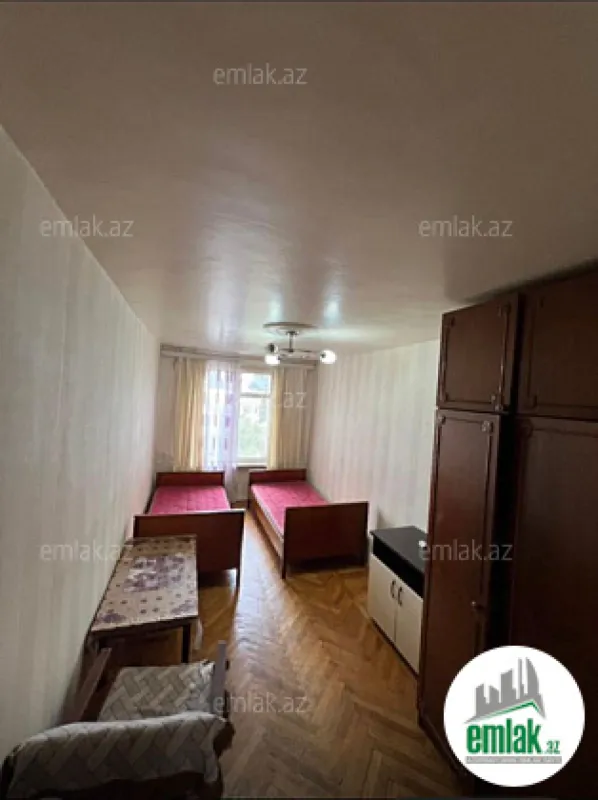 Satılır 3 otaqlı köhnə tikili 80 m²