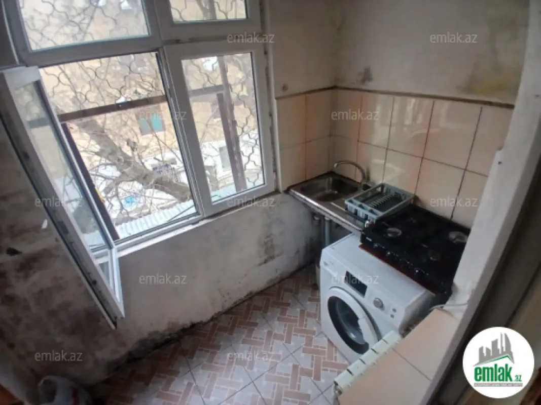 Satılır 1 otaqlı köhnə tikili 35 m²