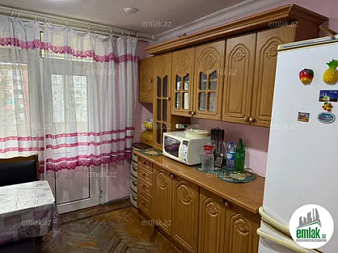 Satılır 3 otaqlı köhnə tikili 80 m²