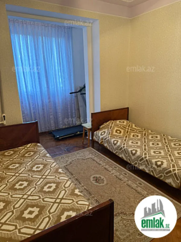 Satılır 3 otaqlı köhnə tikili 80 m²