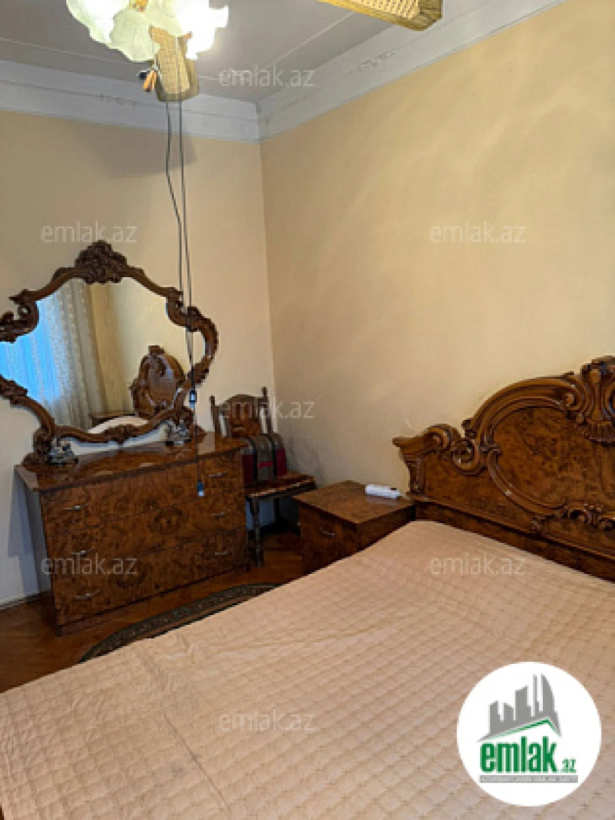 Satılır 3 otaqlı köhnə tikili 80 m²