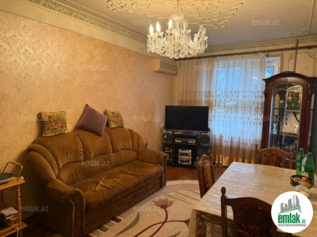 Satılır 3 otaqlı köhnə tikili 80 m²