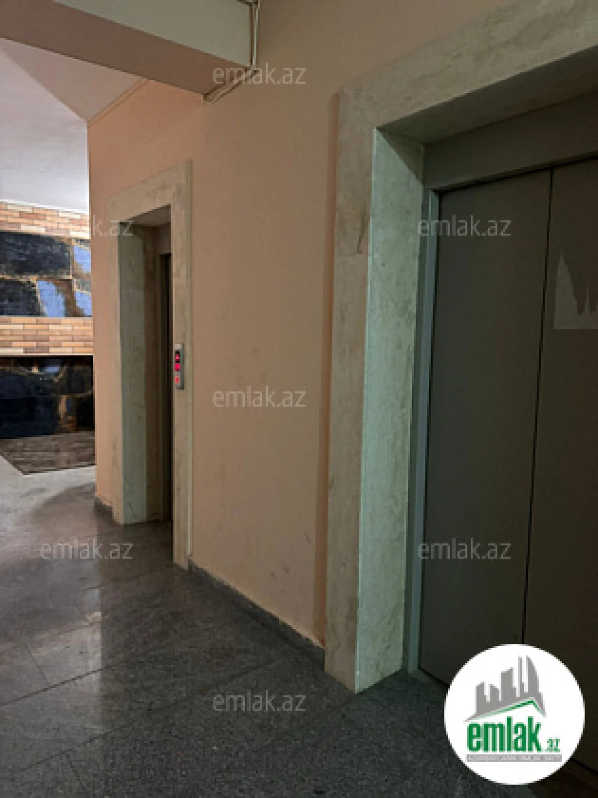 Satılır 2 otaqlı yeni tikili 60 m²