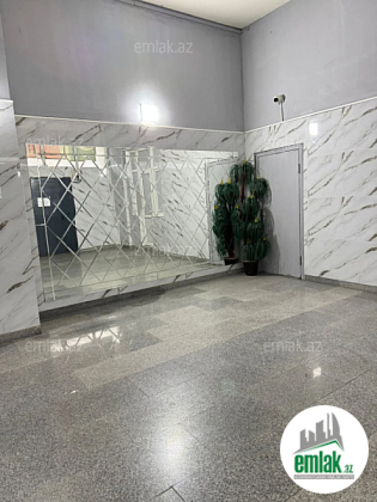 Satılır 2 otaqlı yeni tikili 60 m²