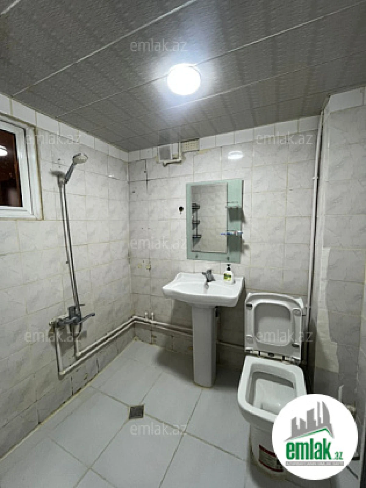 Satılır 1 otaqlı köhnə tikili 40 m²