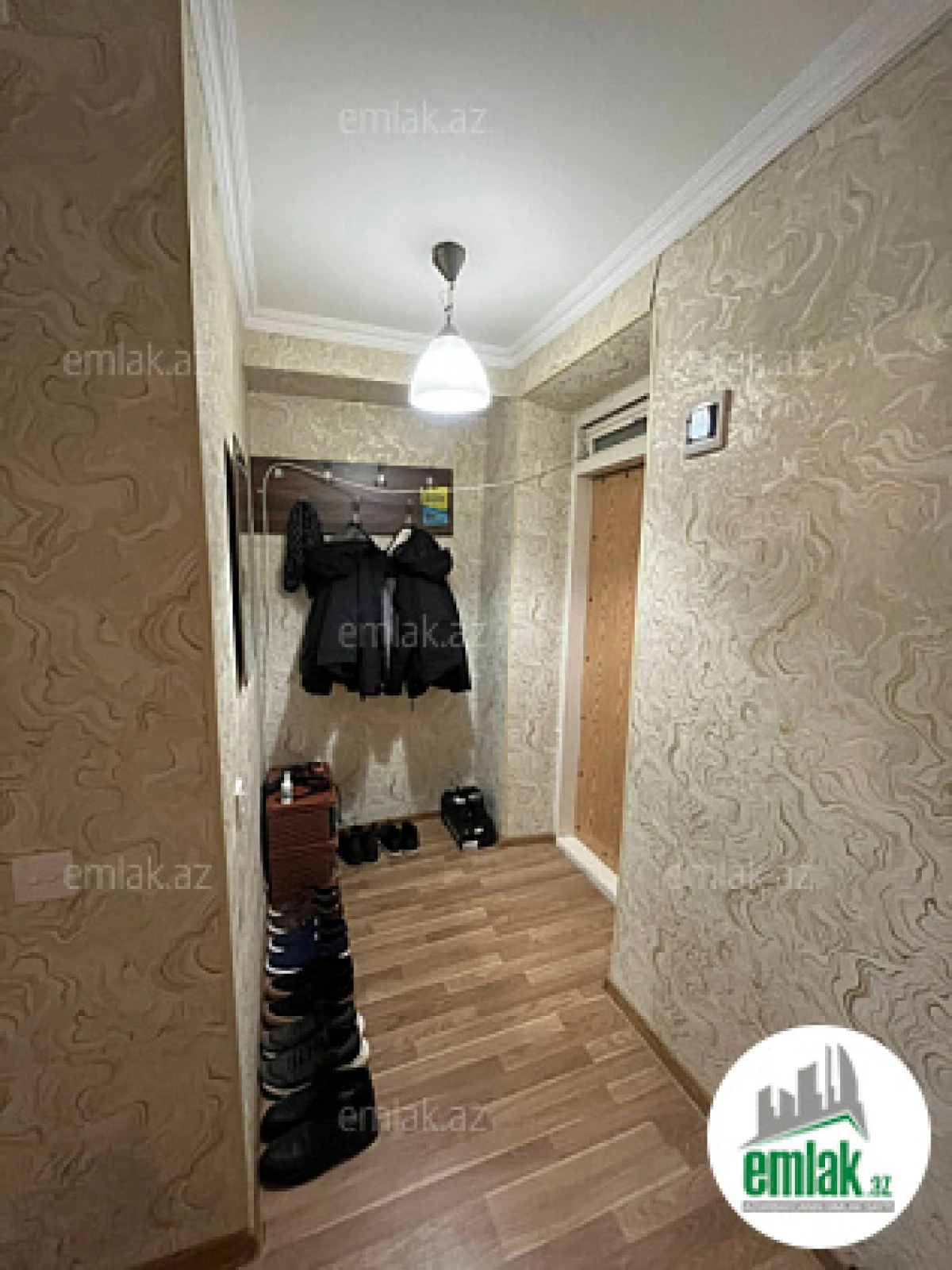 Satılır 1 otaqlı köhnə tikili 40 m²