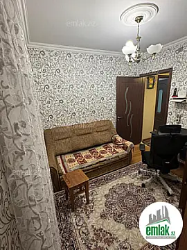 Satılır 3 otaqlı köhnə tikili 64.5 m²