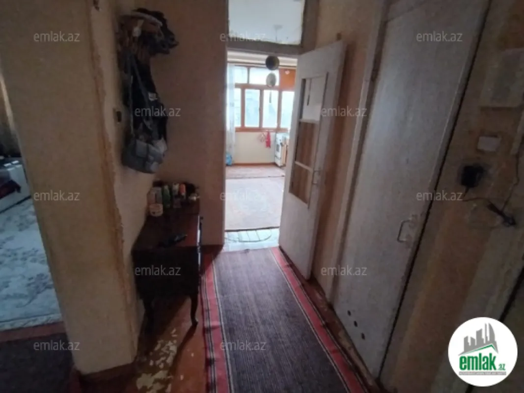Satılır 2 otaqlı köhnə tikili 70 m²
