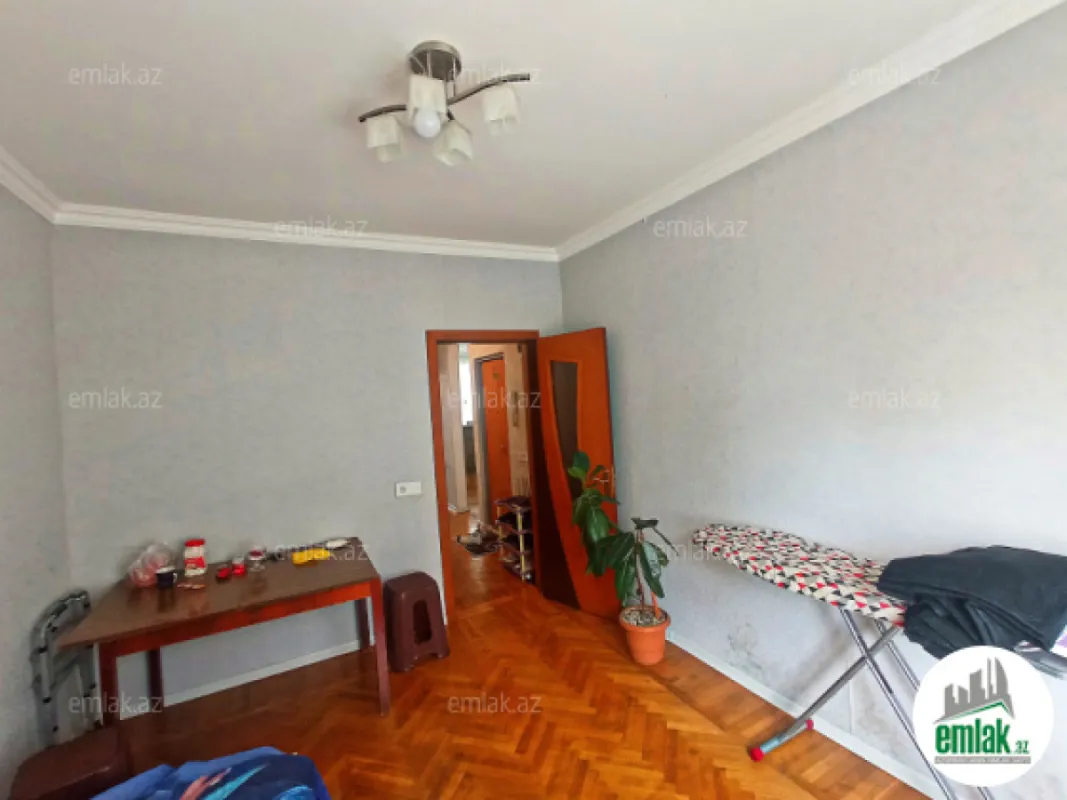Satılır 3 otaqlı köhnə tikili 80 m²