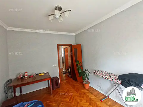 Satılır 3 otaqlı köhnə tikili 80 m²