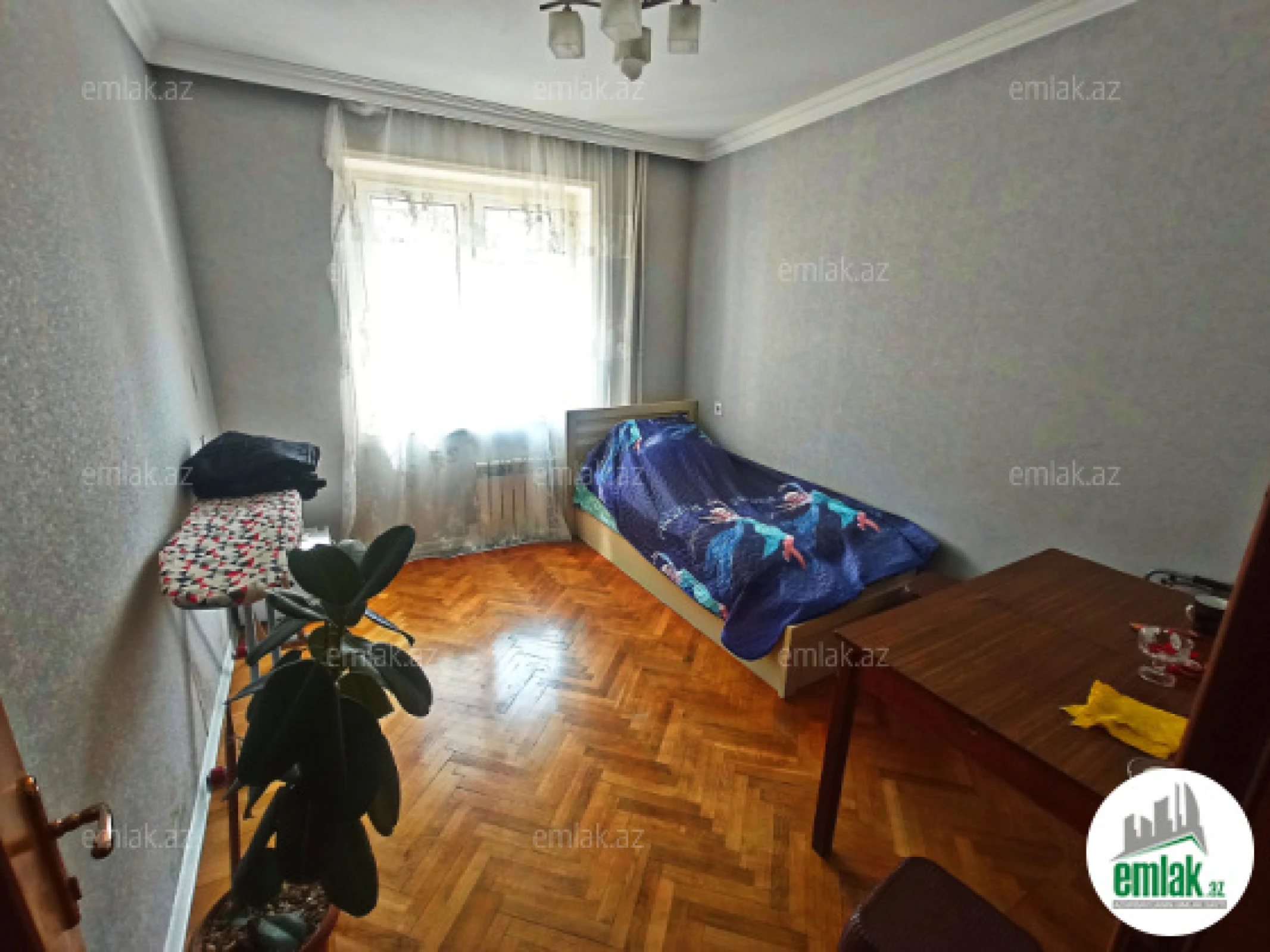 Satılır 3 otaqlı köhnə tikili 80 m²