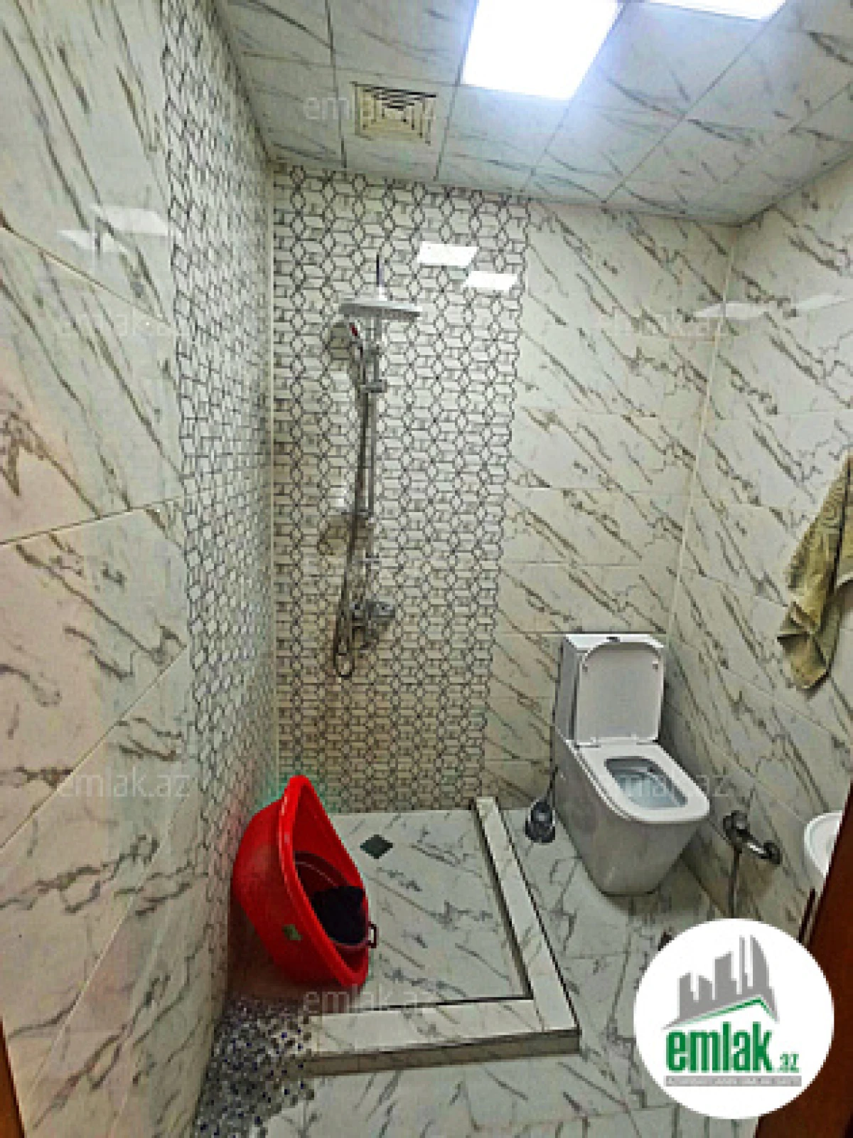 Satılır 3 otaqlı köhnə tikili 80 m²