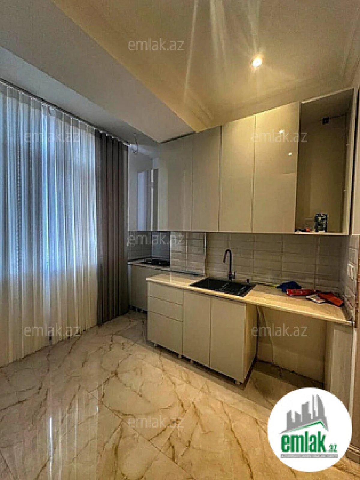 Satılır 3 otaqlı yeni tikili 103 m²