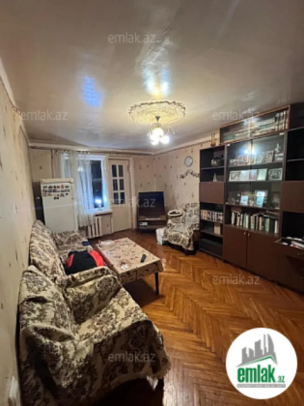 Satılır 2 otaqlı köhnə tikili 55 m²